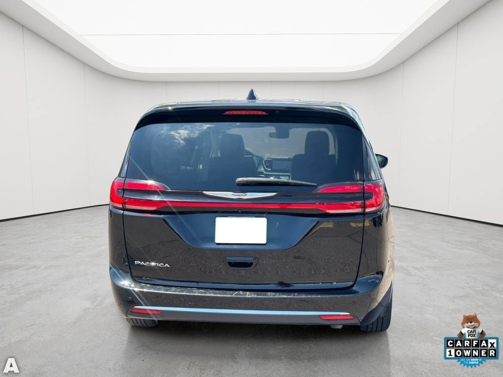 Certified 2024 Chrysler Pacifica Touring-L FWD image 9