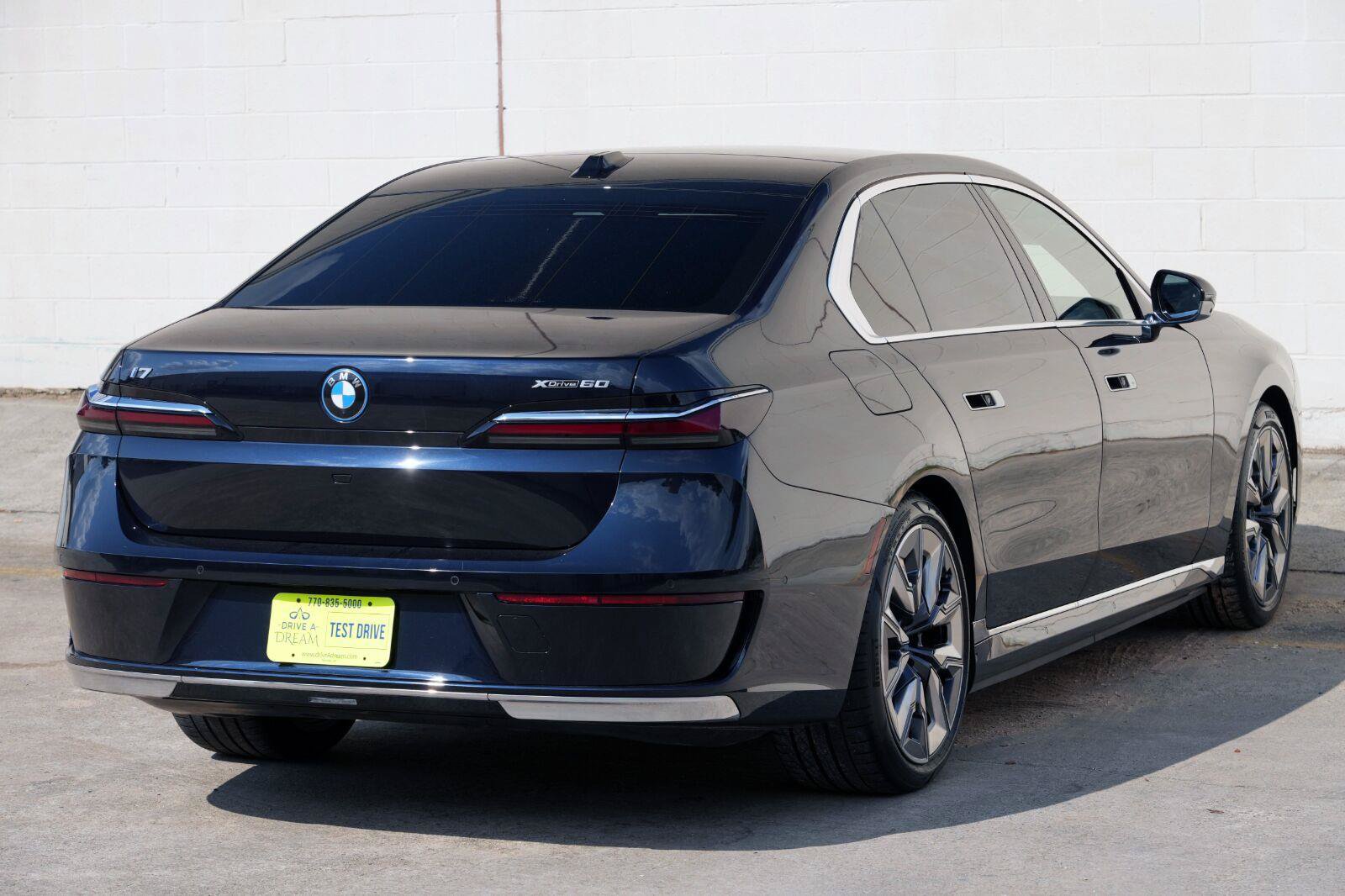 Used 2023 BMW i7 xDrive60 w/ Executive Package 2 AWD/4WD image 62