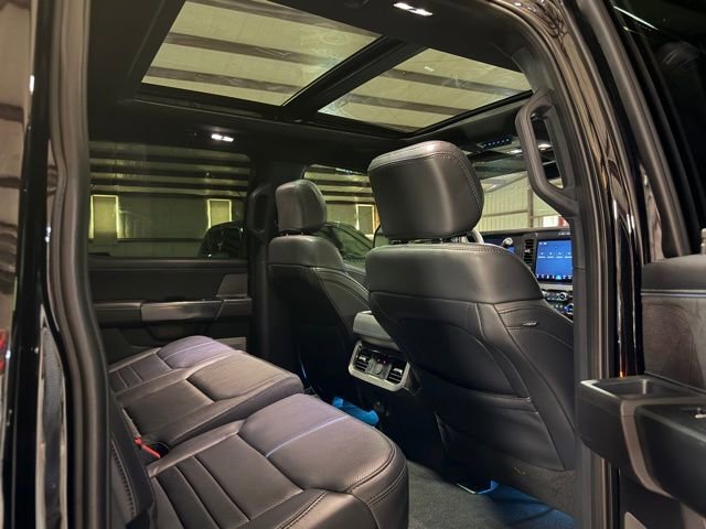 Used 2025 Ford F450 Platinum w/ FX4 Off-Road Package image 12