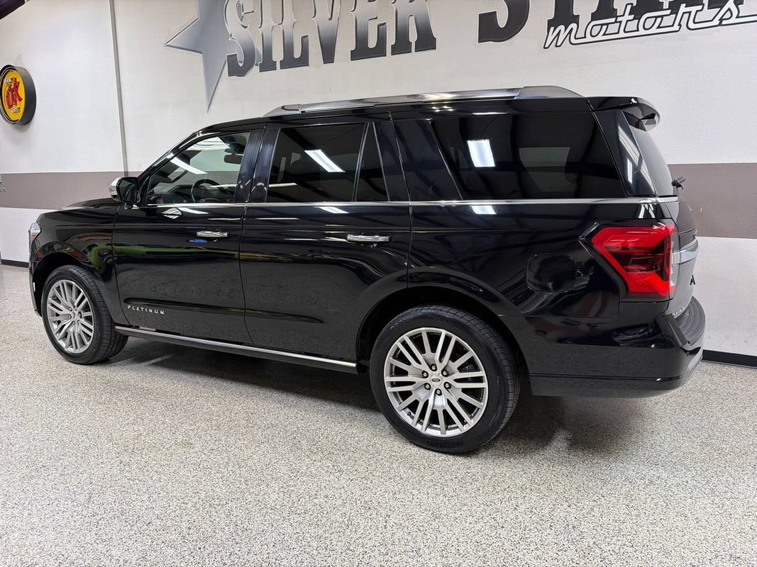 Used 2023 Ford Expedition Platinum AWD/4WD image 6