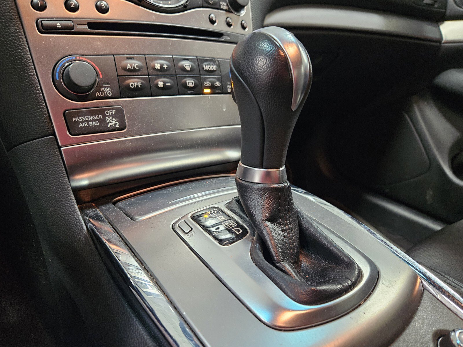 Used 2013 INFINITI G37 x w/ Premium Pkg image 22