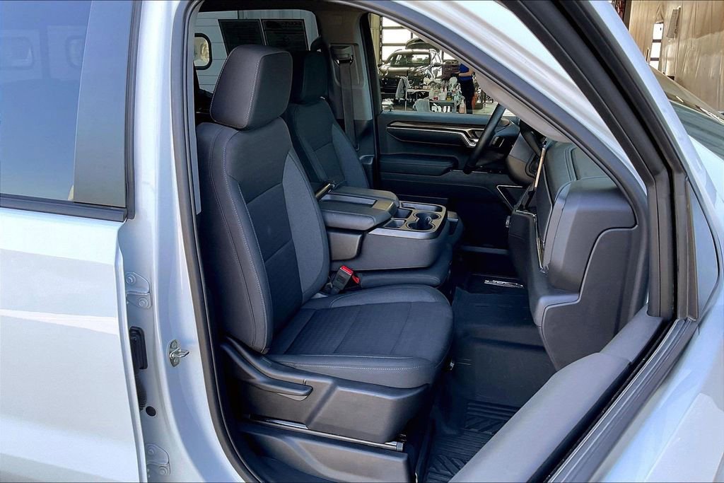 Used 2024 Chevrolet Silverado 1500 LT w/ Z71 Off-Road Package image 7