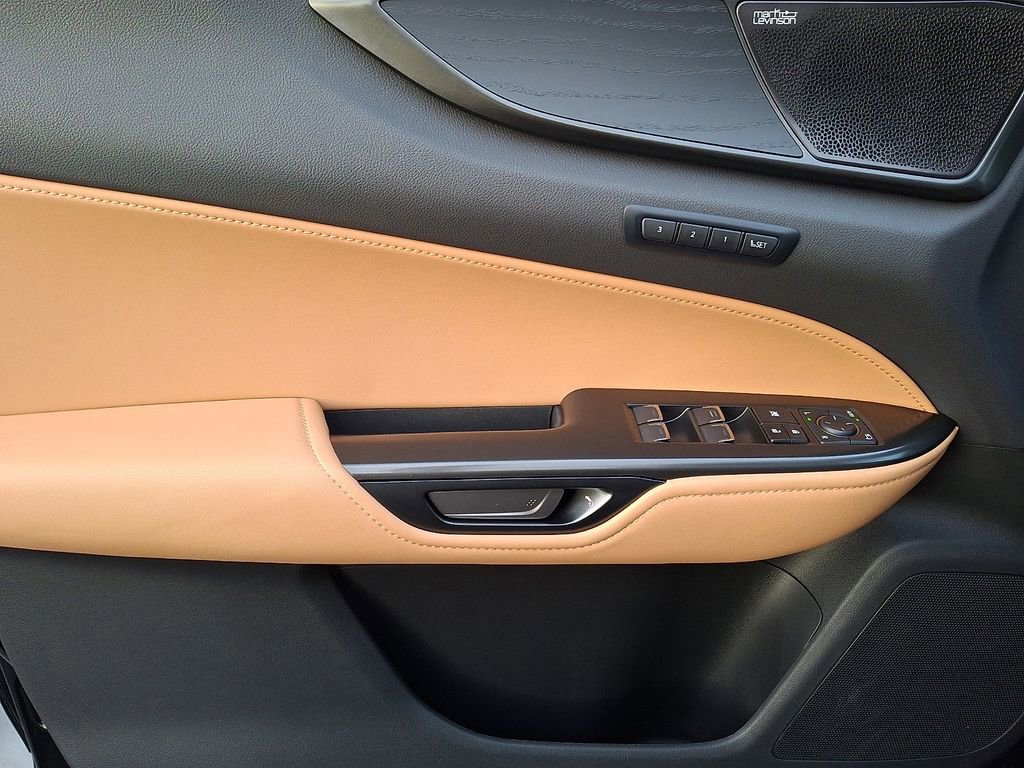 Used 2024 Lexus NX 350h 350h Luxury w/ Vision Package image 9