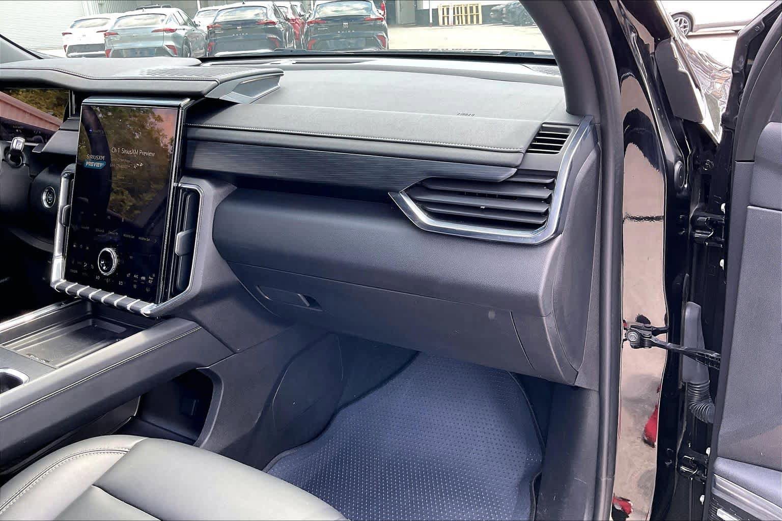 Certified 2024 GMC Acadia Elevation AWD/4WD image 17