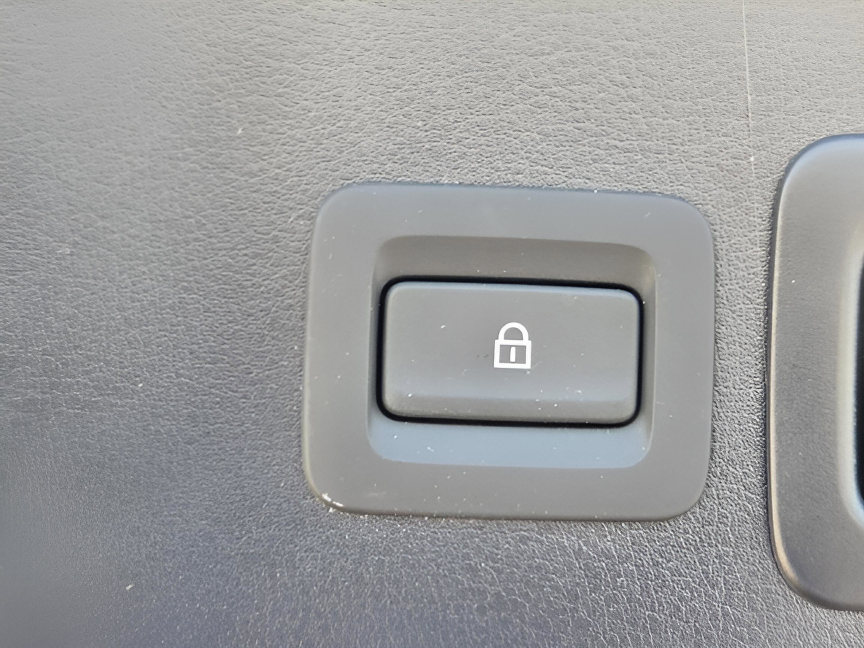 Used 2023 MAZDA MAZDA3 Hatchback w/ Appearance Package image 31