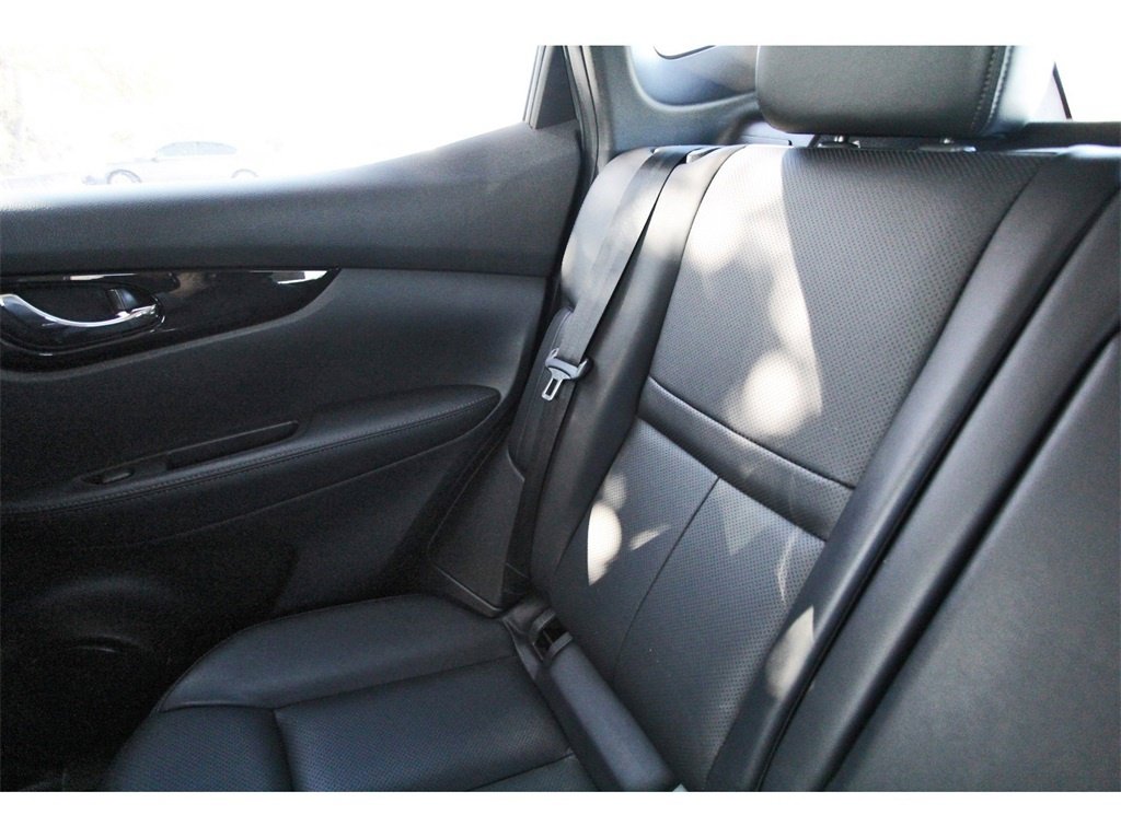 Certified 2022 Nissan Rogue Sport SL image 11