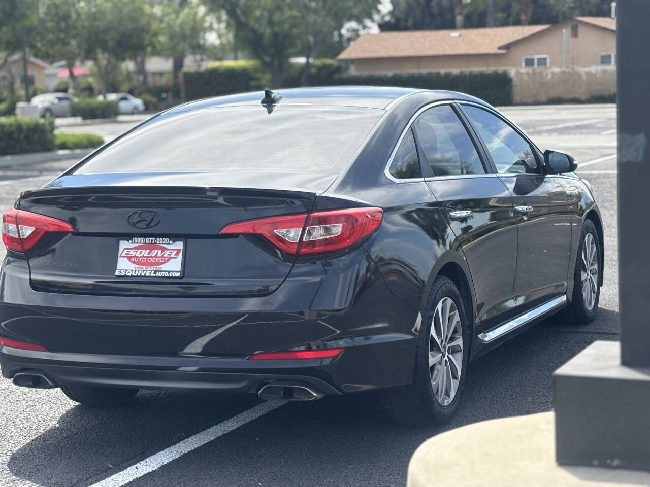 Used 2015 Hyundai Sonata Sport w/ Option Group 03 FWD image 8