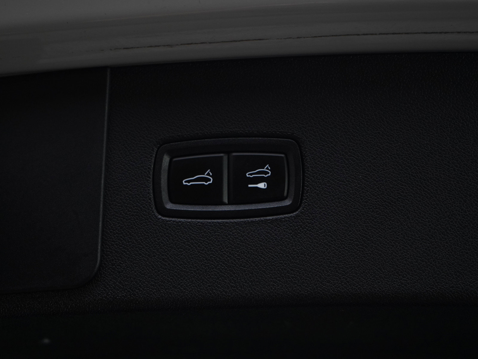 Used 2023 Porsche Cayenne Platinum Edition AWD/4WD image 17