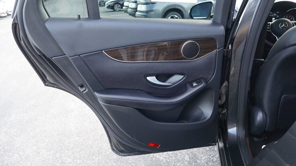 Used 2021 Mercedes-Benz GLC 300 image 17