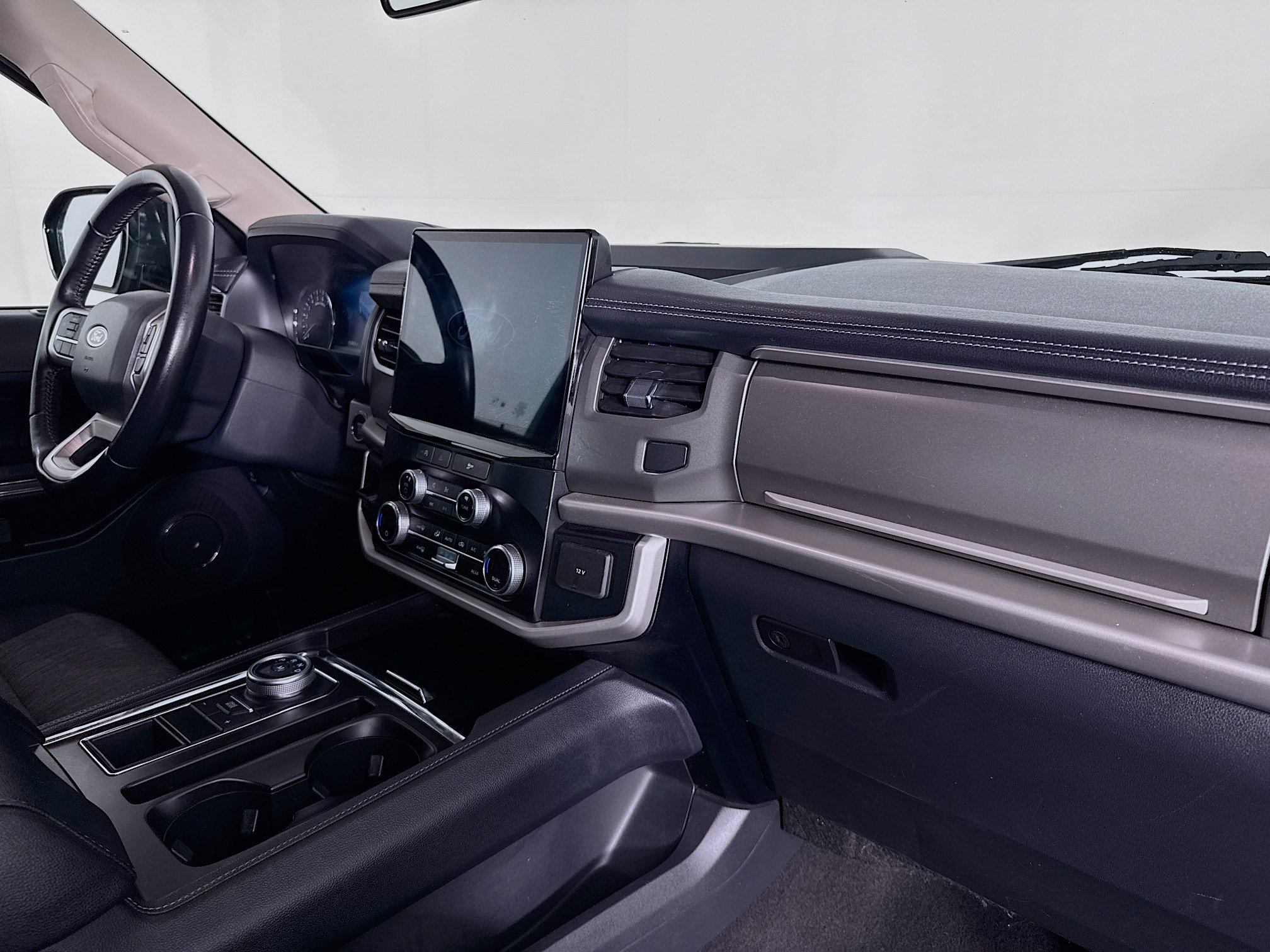 Used 2024 Ford Expedition Max XLT RWD image 28