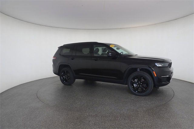 Used 2023 Jeep Grand Cherokee L Limited w/ Black Appearance Package image 26