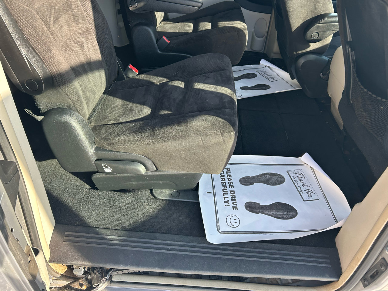 Used 2014 Chrysler Town & Country Touring image 11