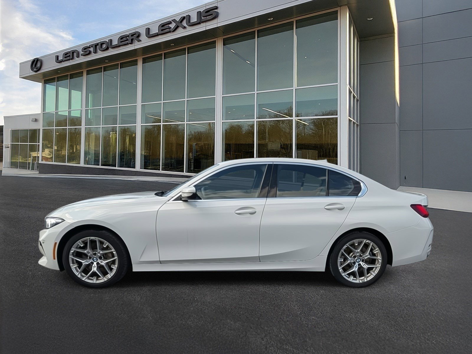 Used 2025 BMW 330i Sedan image 5