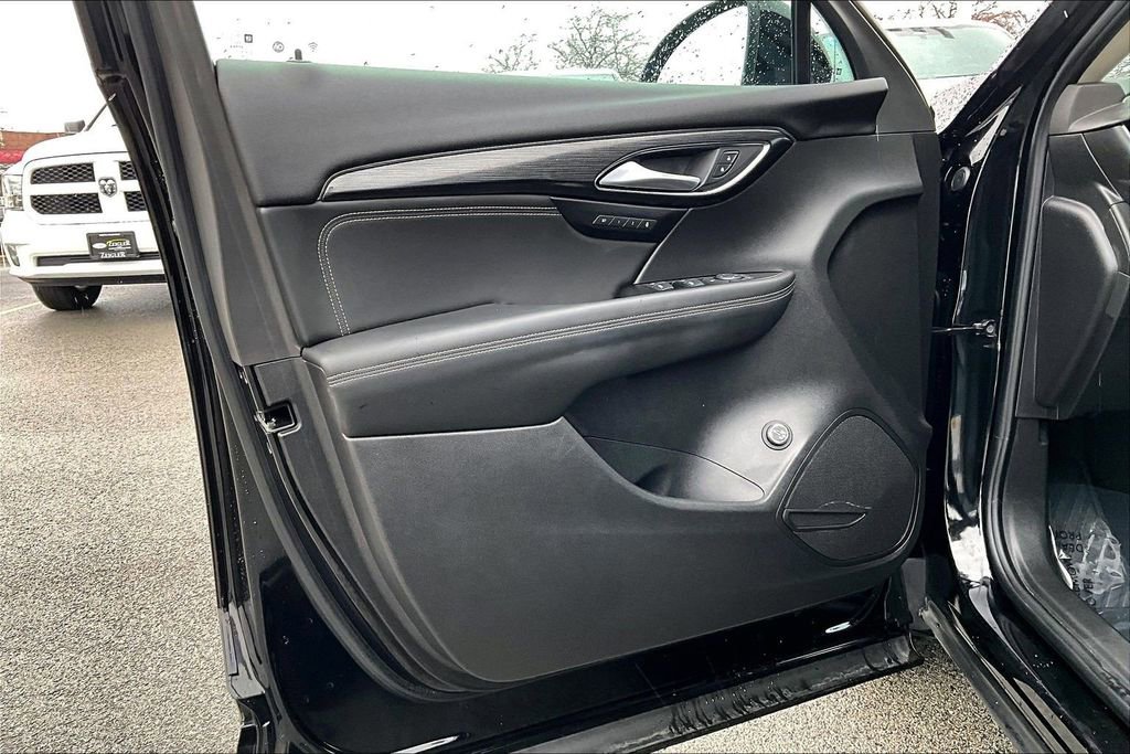 Used 2023 Buick Envision Essence w/ Sport Touring Package image 22