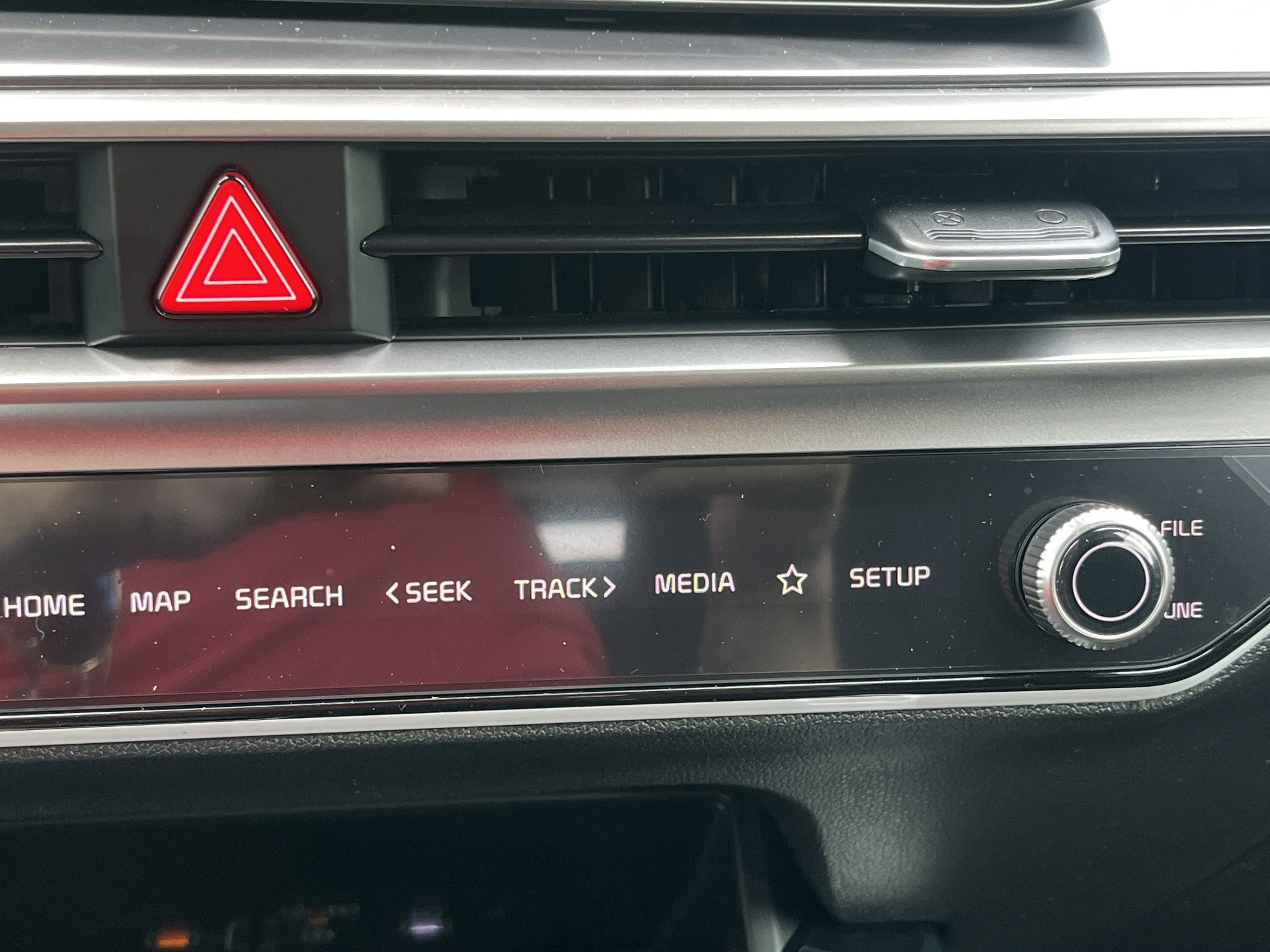 New 2025 Kia Sorento S w/ Panoramic Sunroof Package image 8