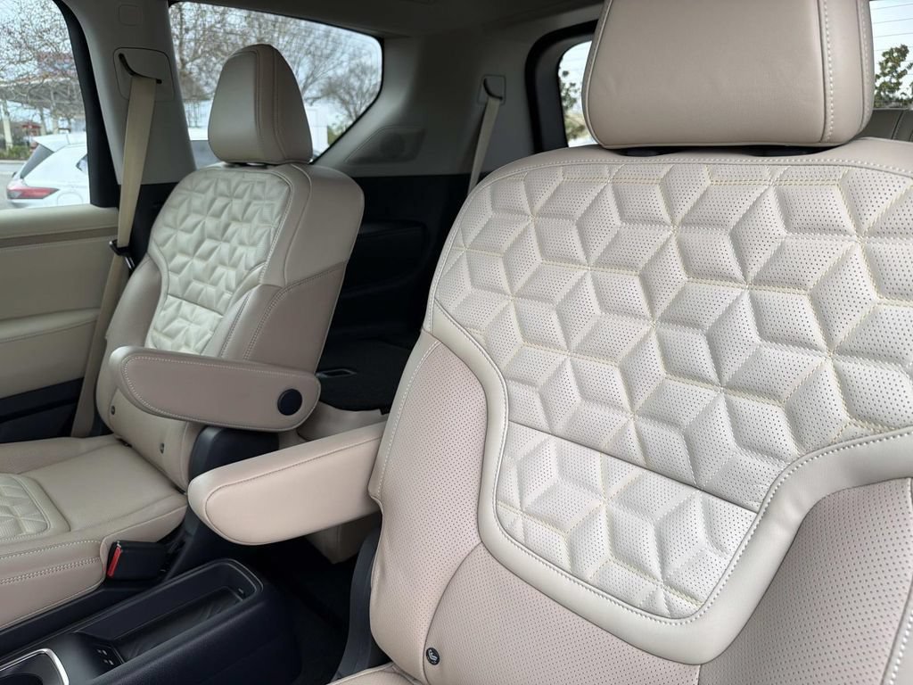 New 2026 Nissan Armada Platinum RWD image 13