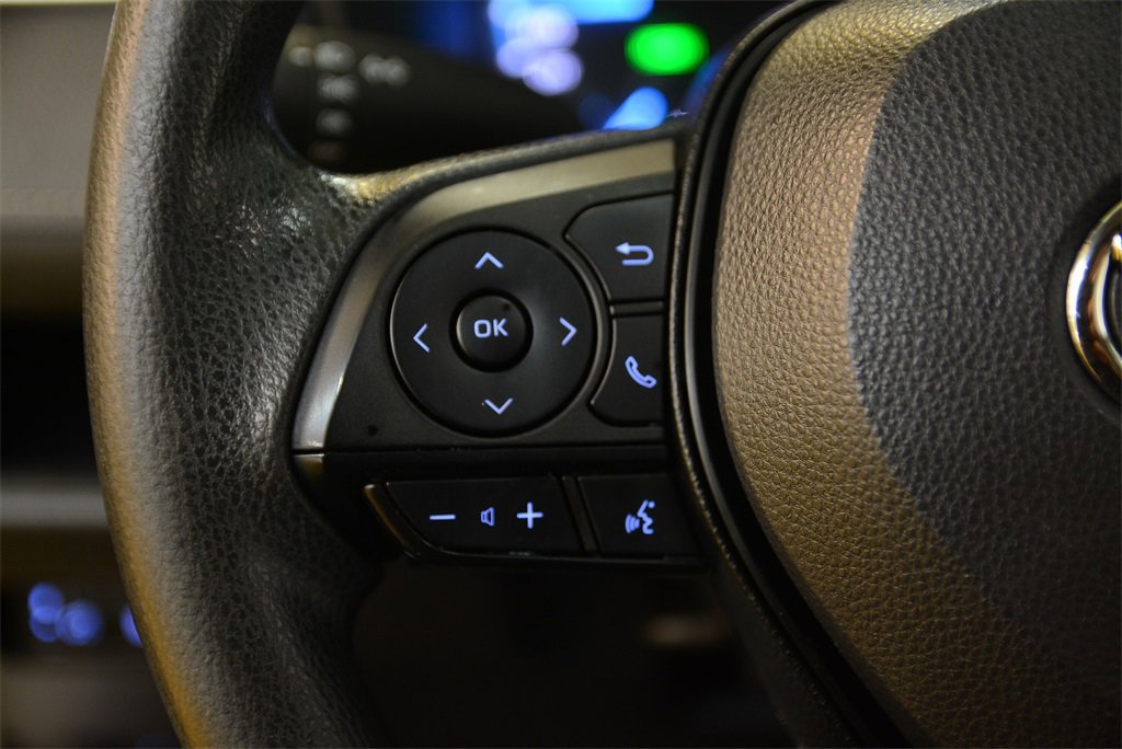 Used 2022 Toyota RAV4 LE image 16