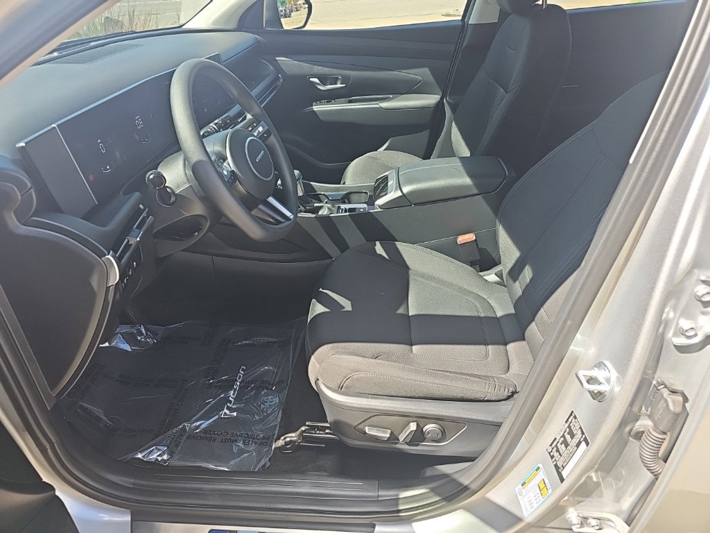 Used 2025 Hyundai Tucson SEL FWD image 2