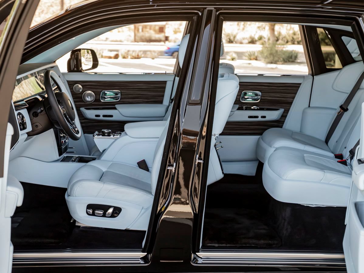 Used 2023 Rolls-Royce Phantom Sedan w/ The Phantom Package RWD image 31