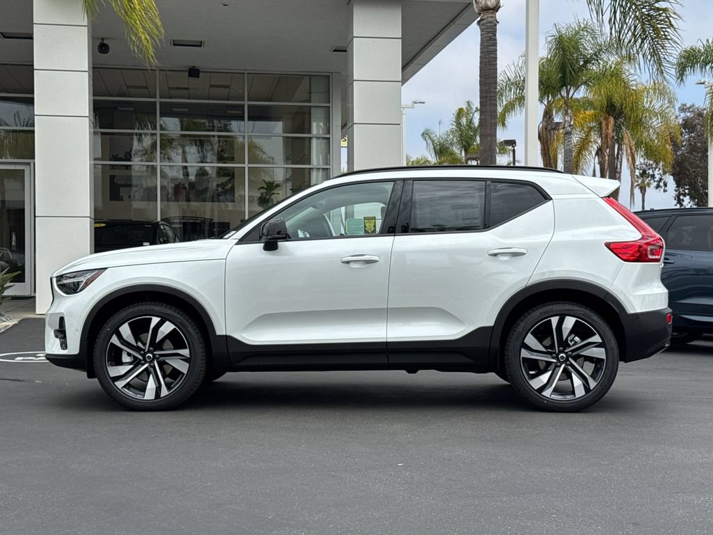 New 2026 Volvo XC40 B5 Ultra w/ Protection Package Premier AWD/4WD image 2