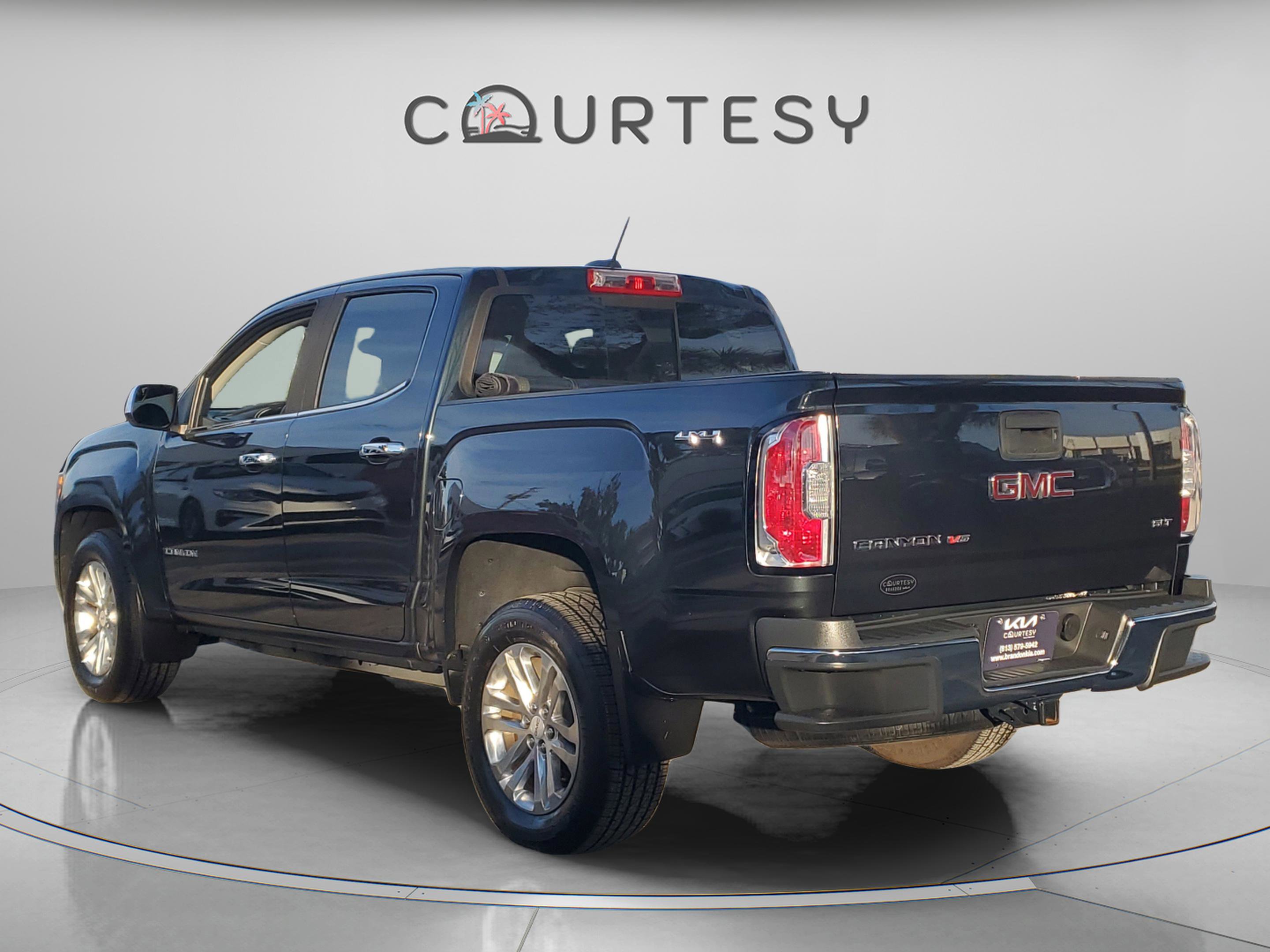Used 2018 GMC Canyon SLT w/ Driver Alert Package image 2