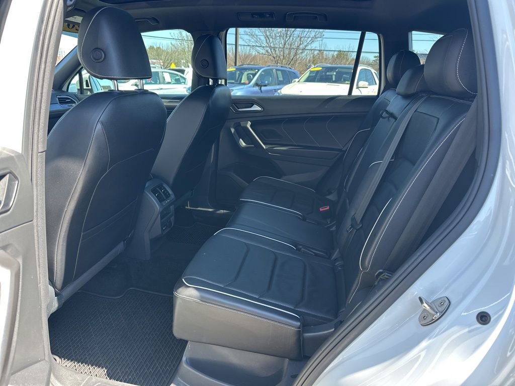 Used 2022 Volkswagen Tiguan SEL R-Line image 31