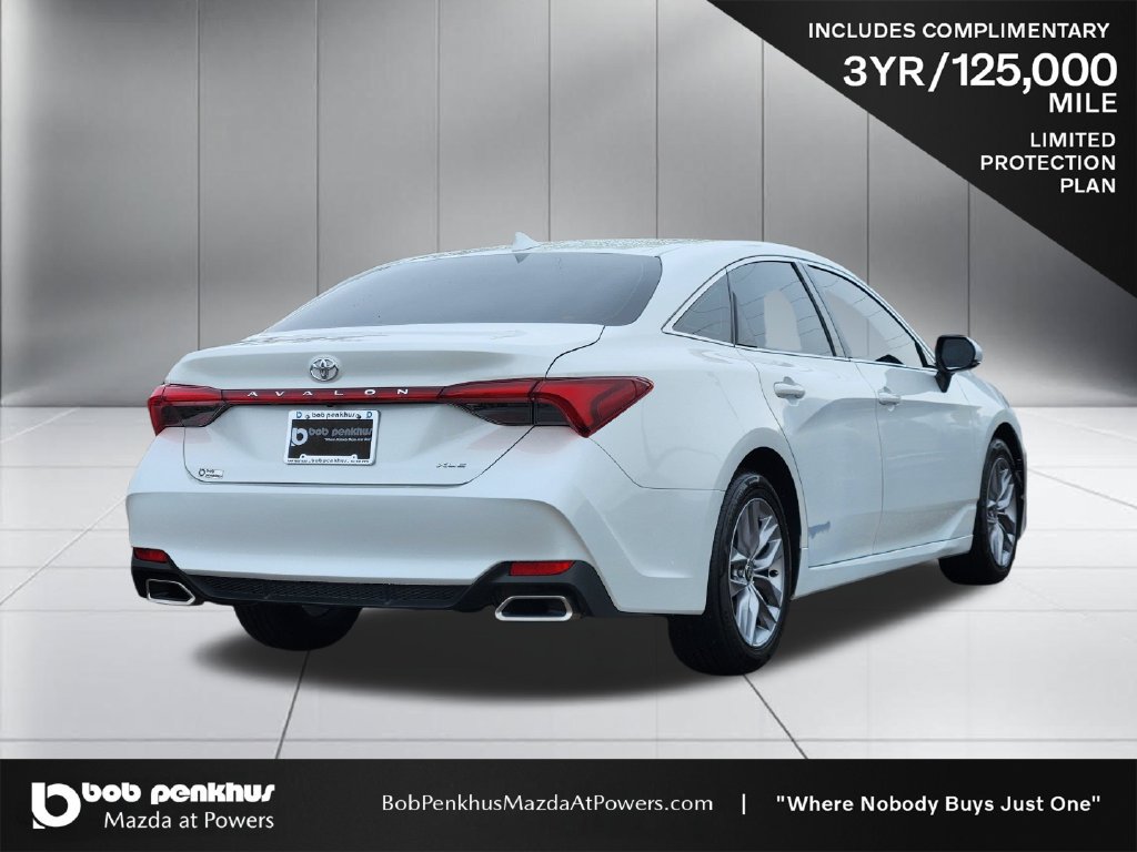 Used 2022 Toyota Avalon XLE FWD image 25