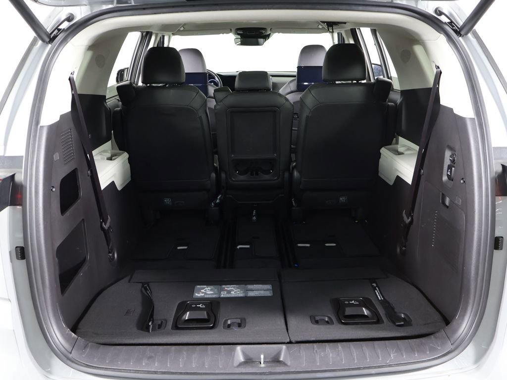 Used 2024 Kia Carnival SX Prestige FWD image 24