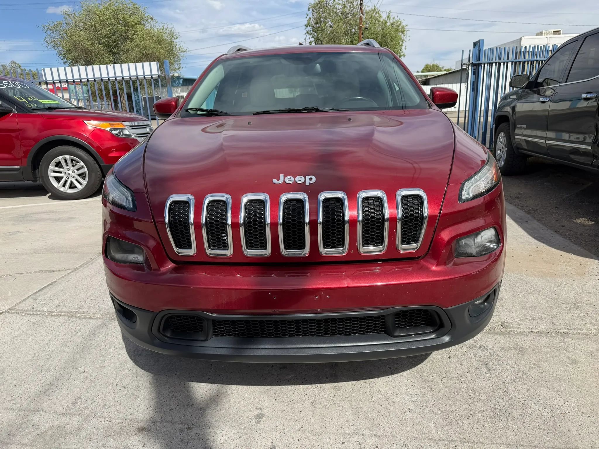 Used 2016 Jeep Cherokee Latitude w/ Cold Weather Group AWD/4WD image 2