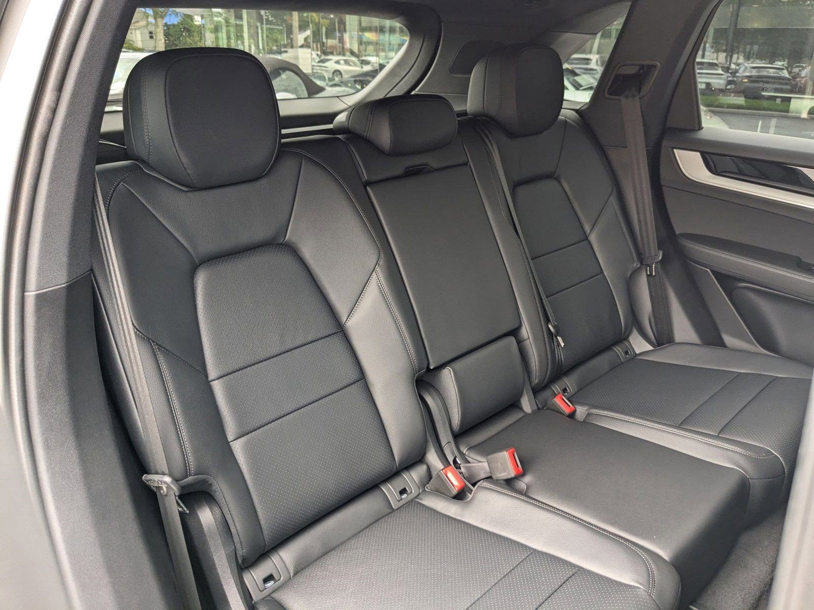 Certified 2025 Porsche Cayenne image 25