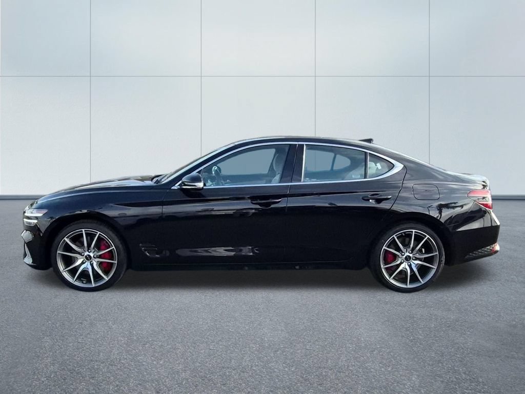 Used 2025 Genesis G70 2.5T RWD image 3