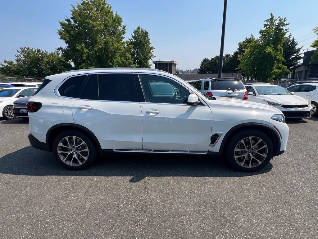Used 2024 BMW X5 xDrive50e AWD/4WD image 4