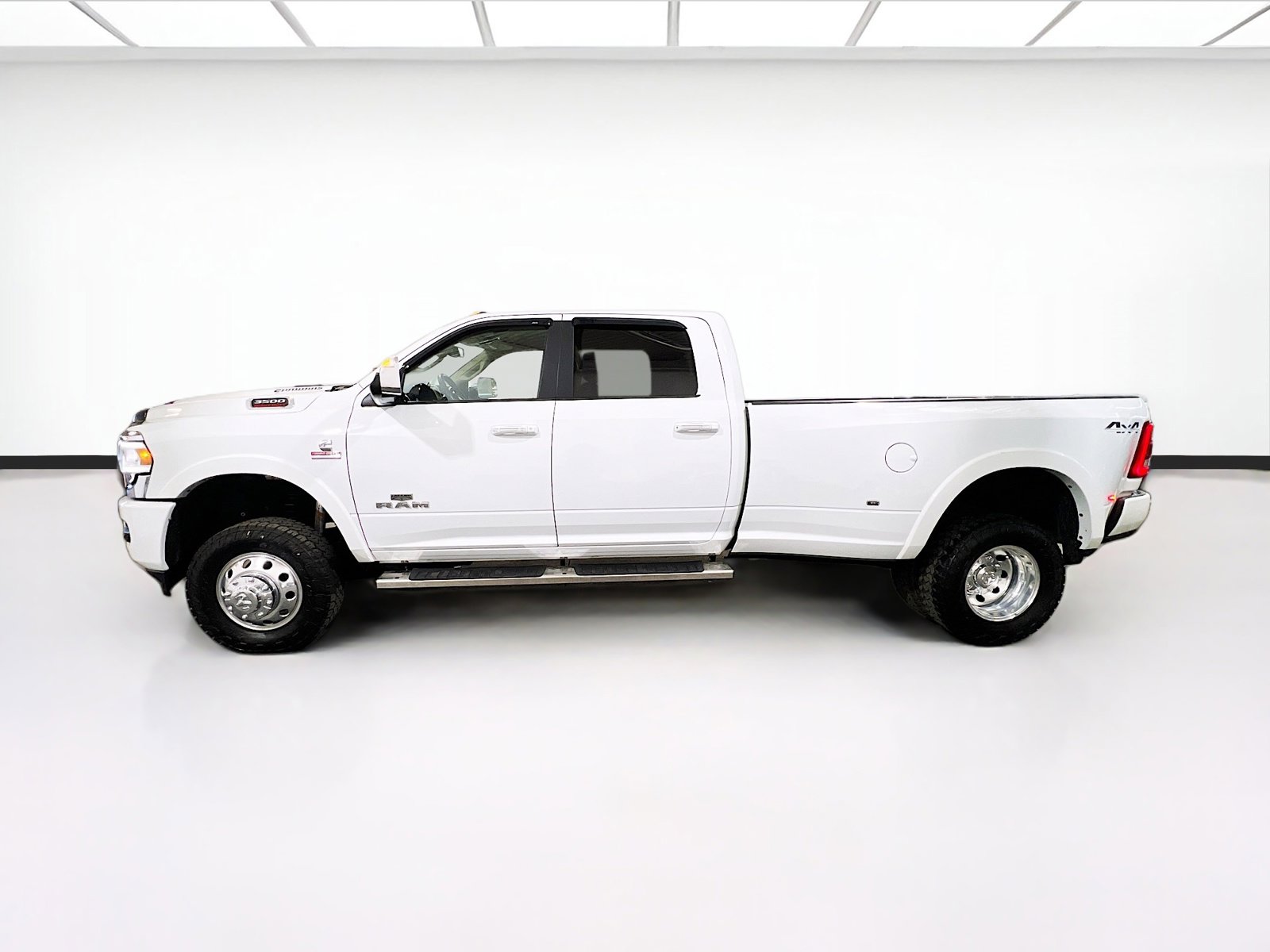 Used 2022 RAM 3500 Laramie image 22