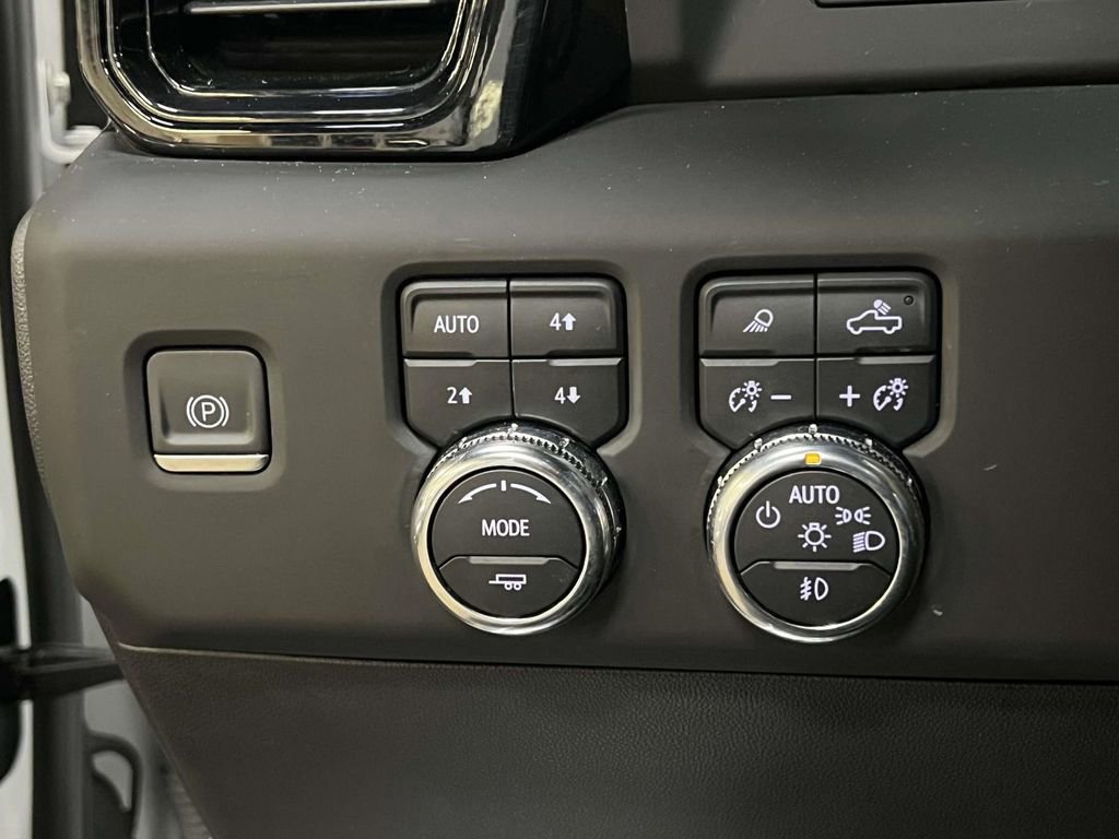 Used 2023 GMC Sierra 1500 AT4 w/ AT4 Preferred Package image 23