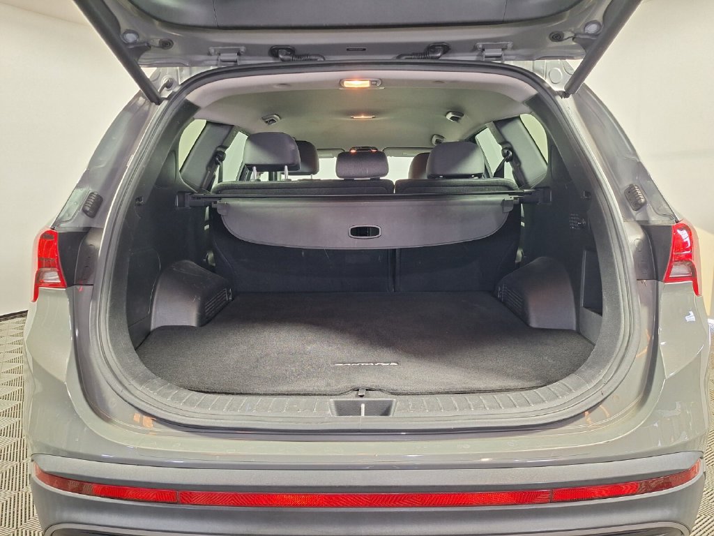 Used 2023 Hyundai Santa Fe SEL FWD image 25