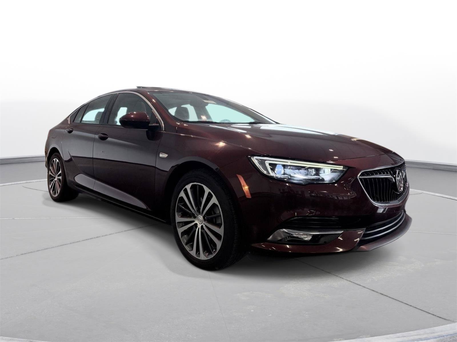 Used 2018 Buick Regal Essence w/ Driver Confidence Package #1 FWD image 9