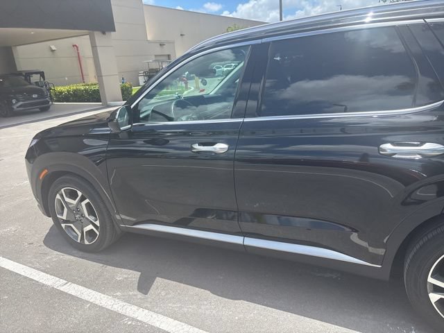 Used 2023 Hyundai Palisade SEL w/ Premium Package FWD image 4