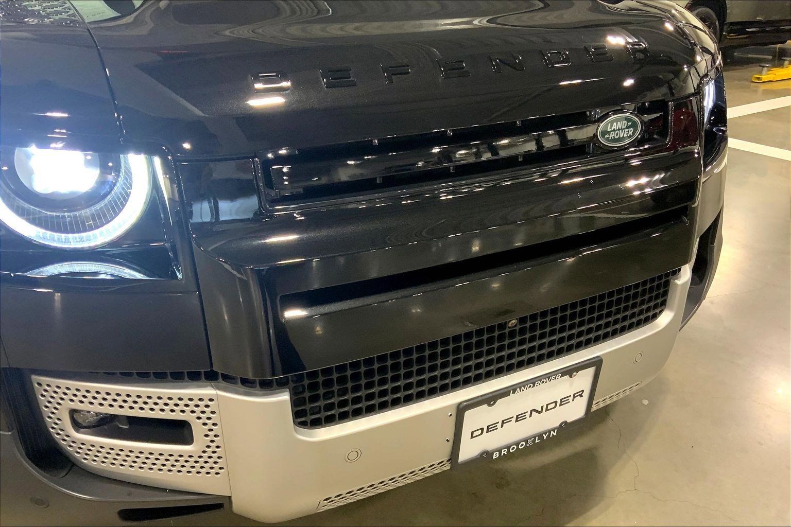 Used 2025 Land Rover Defender 110 S image 30