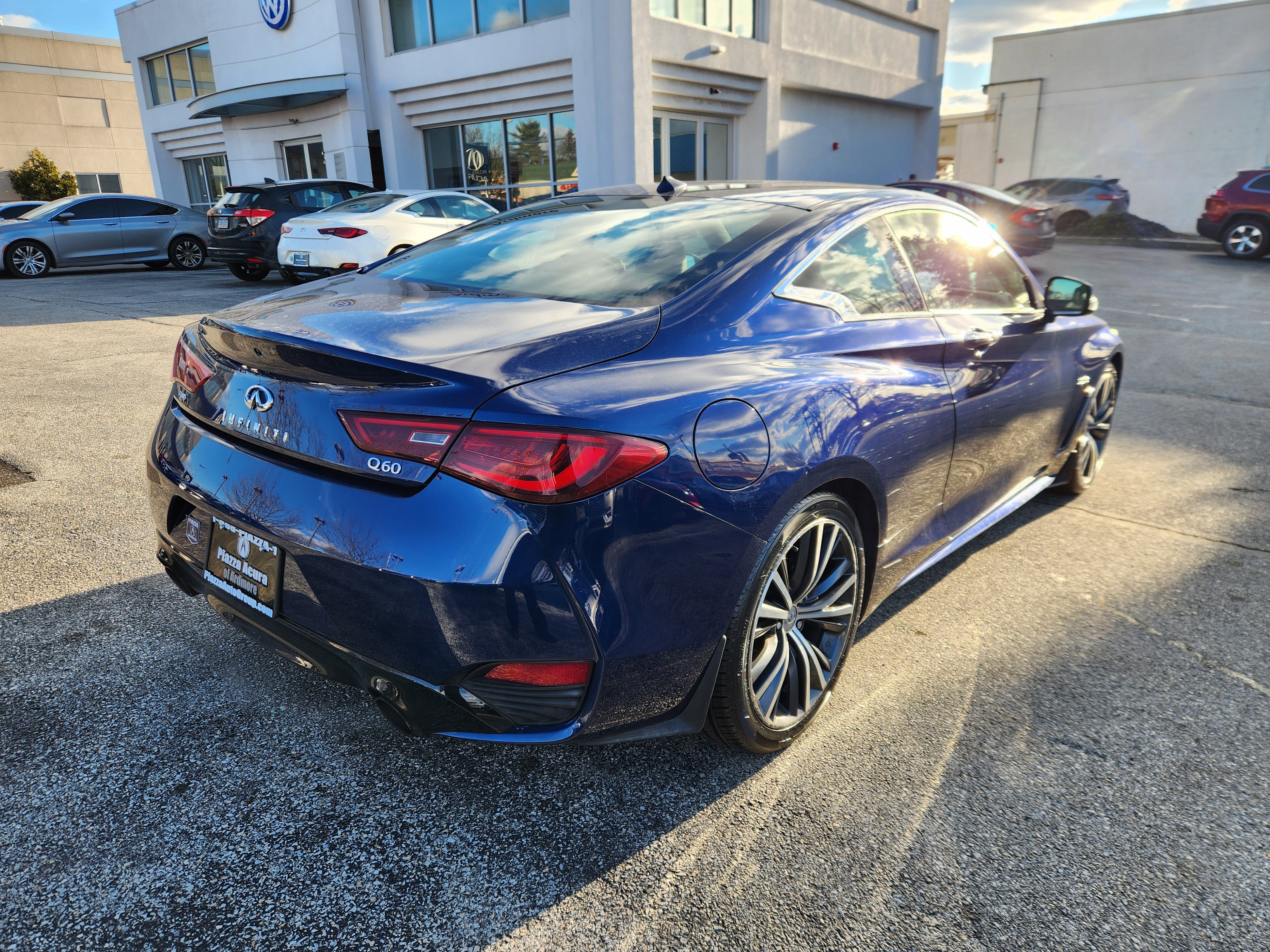 Used 2017 INFINITI Q60 w/ Premium Plus Package 3.0T image 4