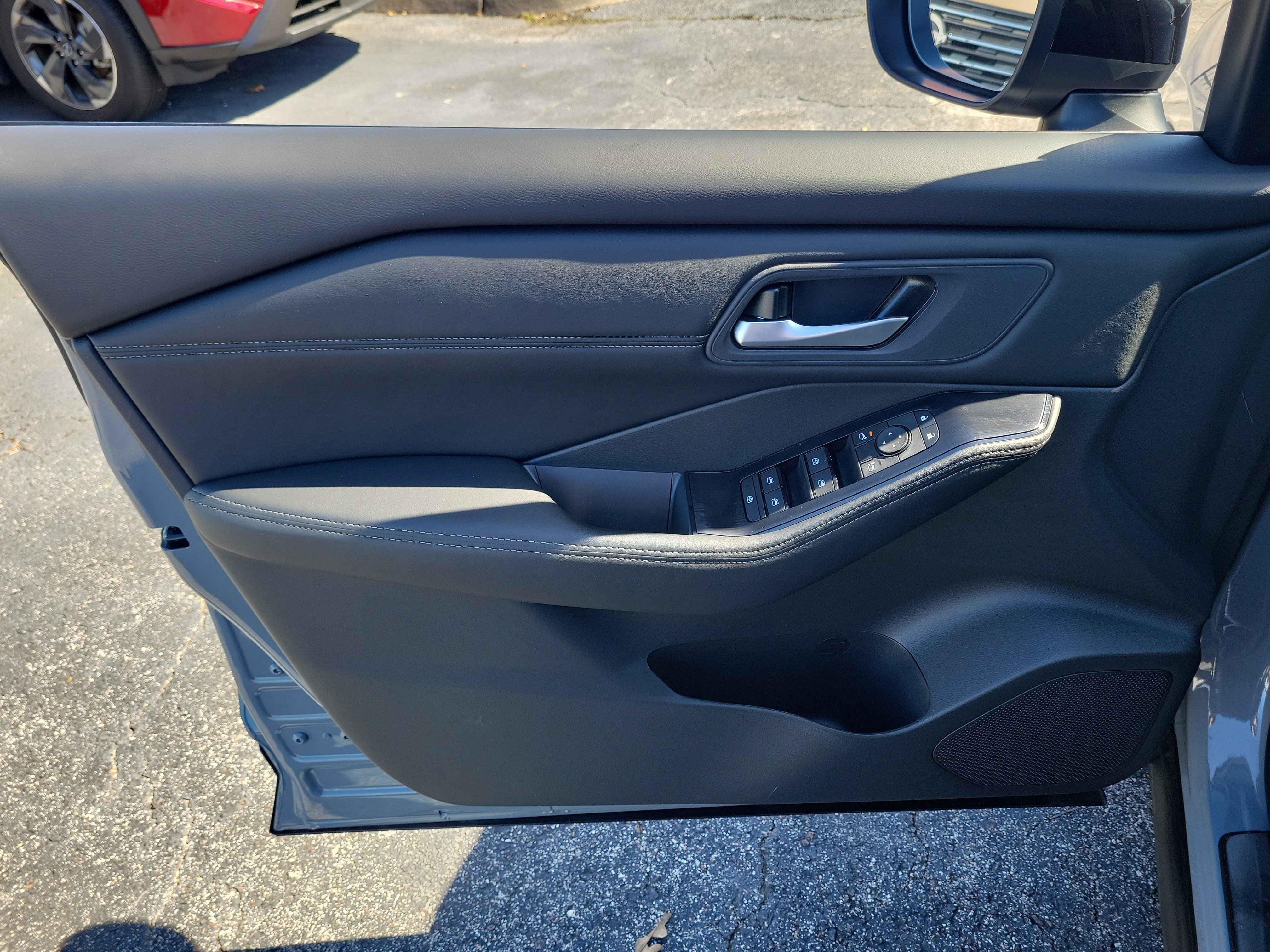 Certified 2026 Nissan Rogue Dark Armor FWD image 10