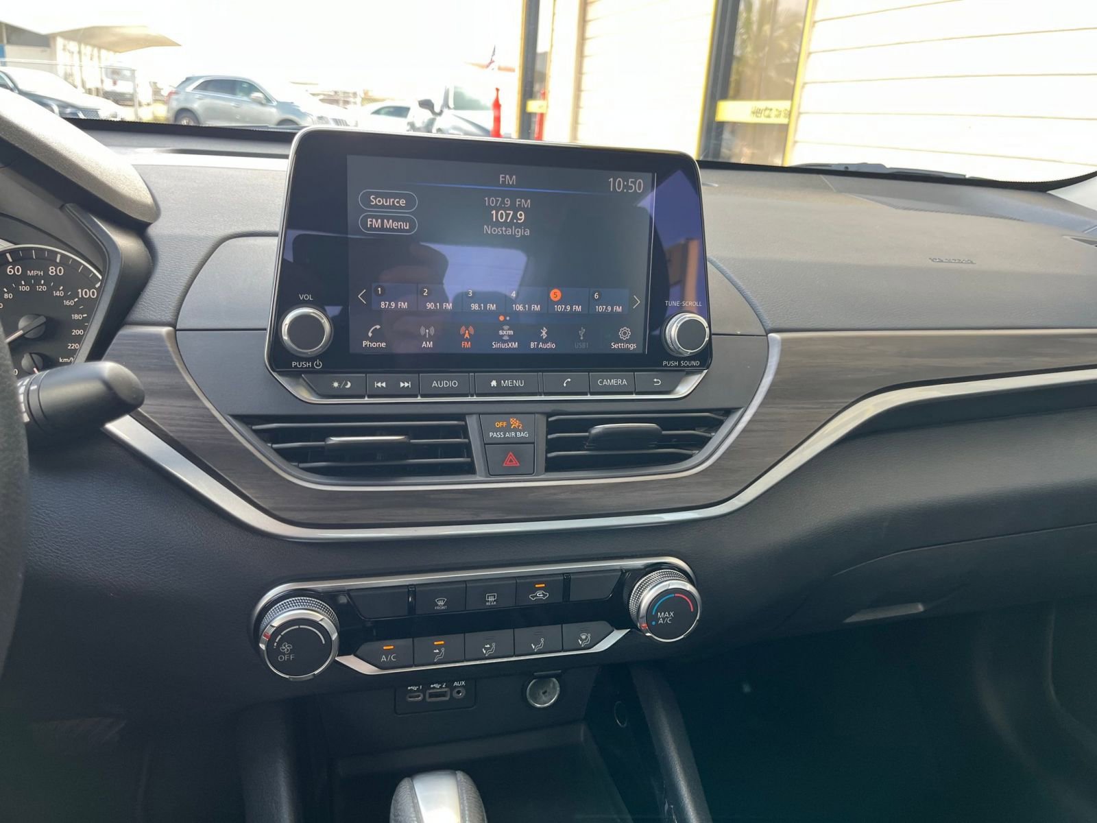 Used 2024 Nissan Altima 2.5 SV image 17