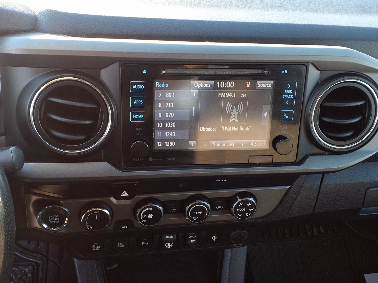 Used 2019 Toyota Tacoma TRD Off-Road w/ Technology Package AWD/4WD image 8