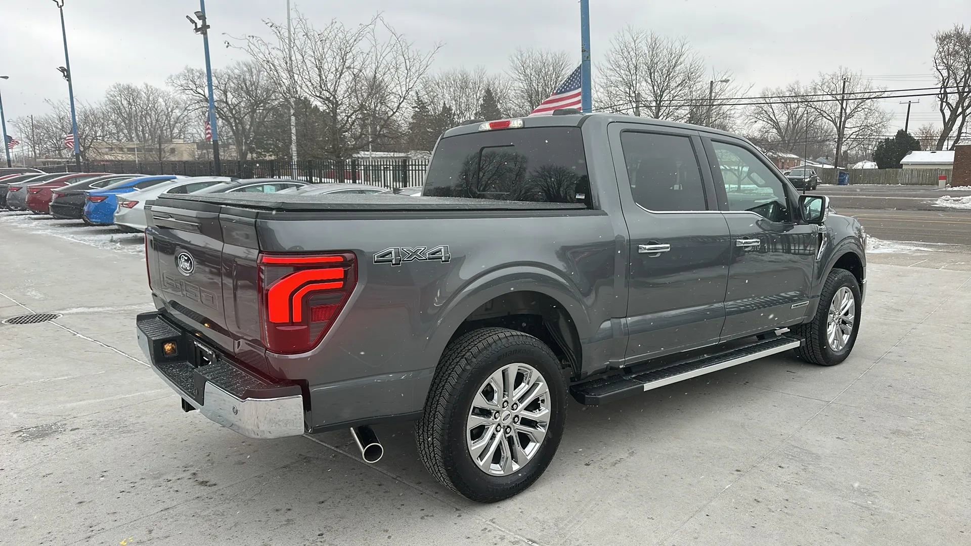 Used 2025 Ford F150 Lariat w/ Equipment Group 501A Mid image 9