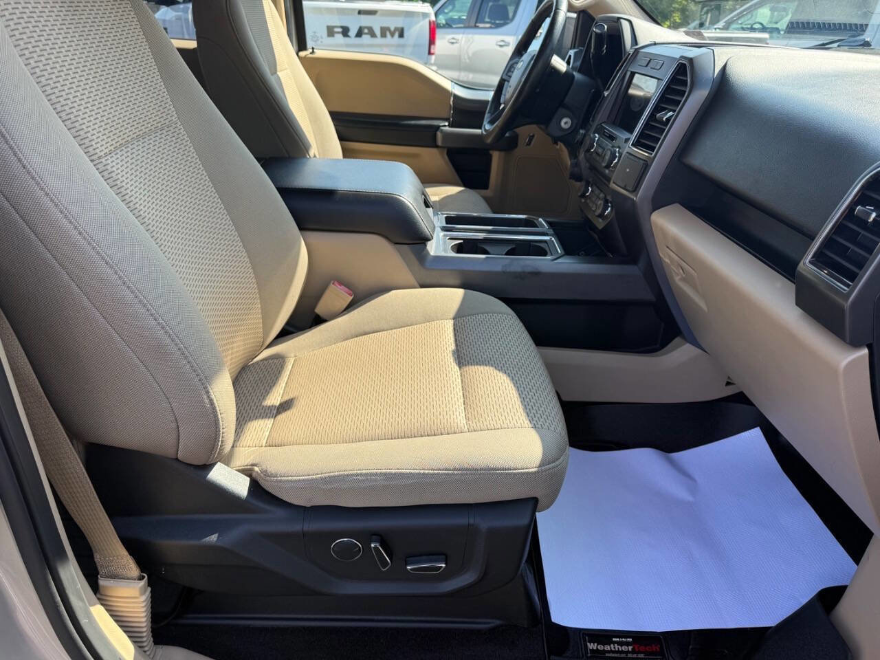 Used 2018 Ford F150 XLT w/ Equipment Group 302A Luxury AWD/4WD image 12