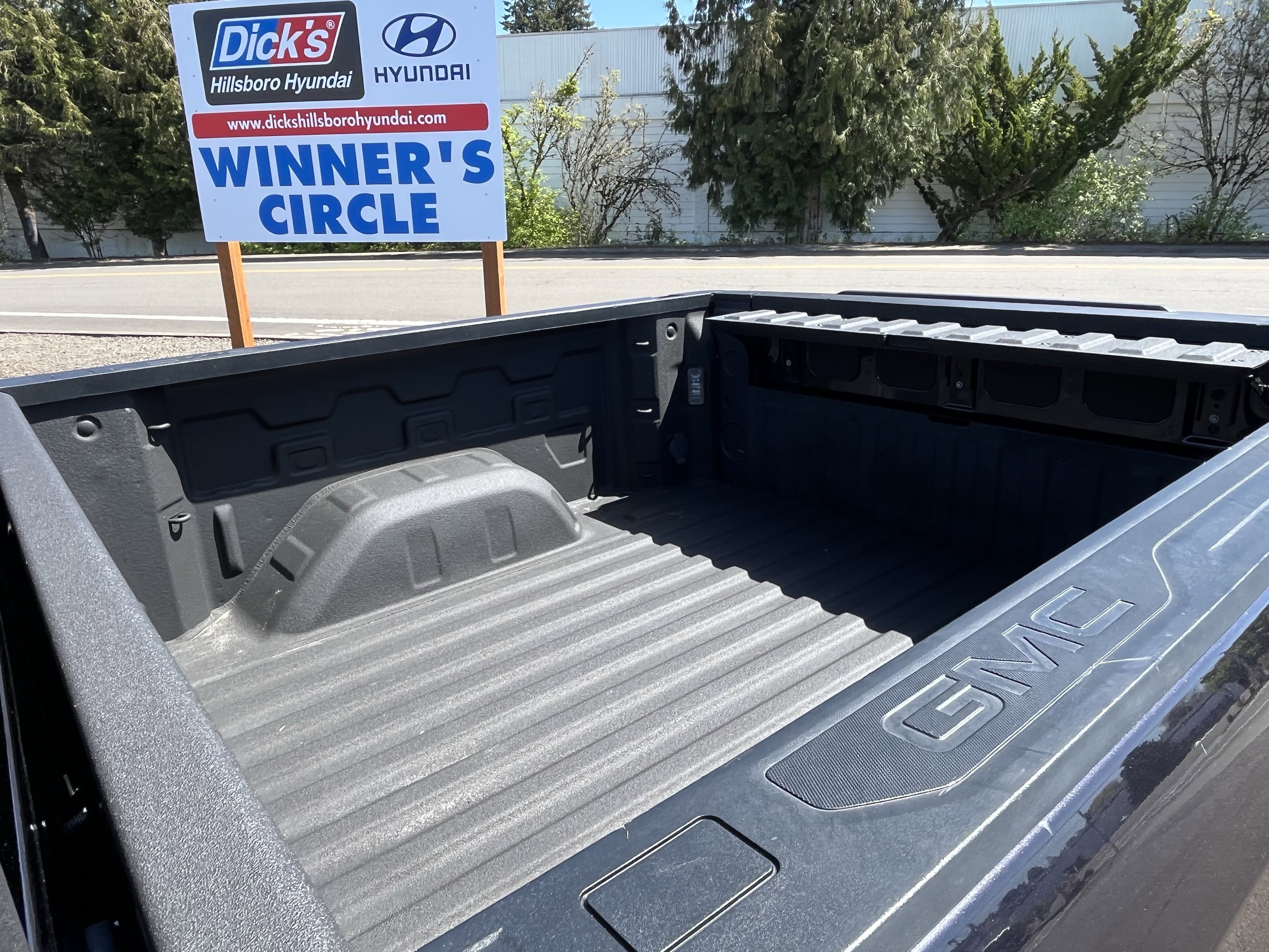 Used 2023 GMC Sierra 1500 Denali AWD/4WD image 11