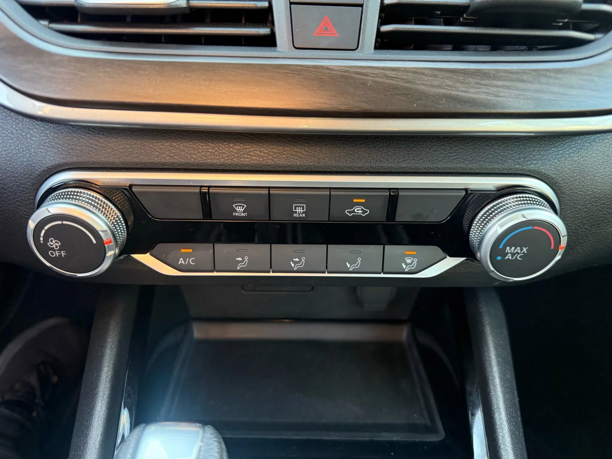 Used 2024 Nissan Altima 2.5 SV image 19