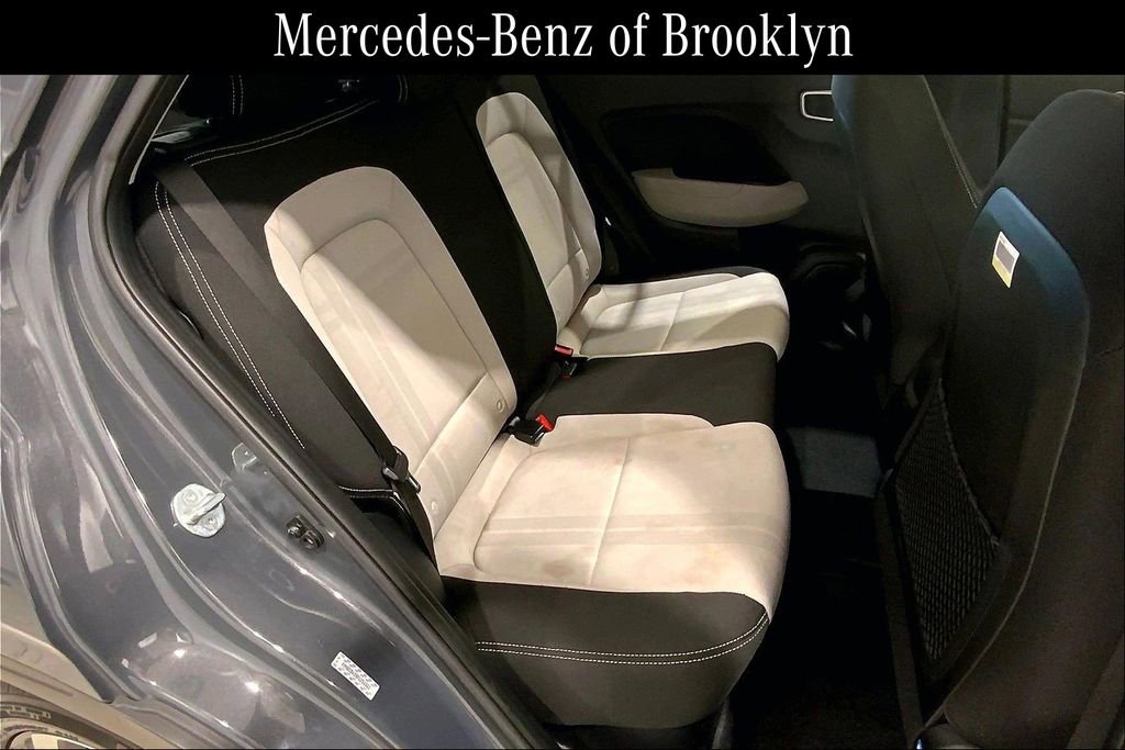 Used 2023 Hyundai Venue SEL FWD image 10