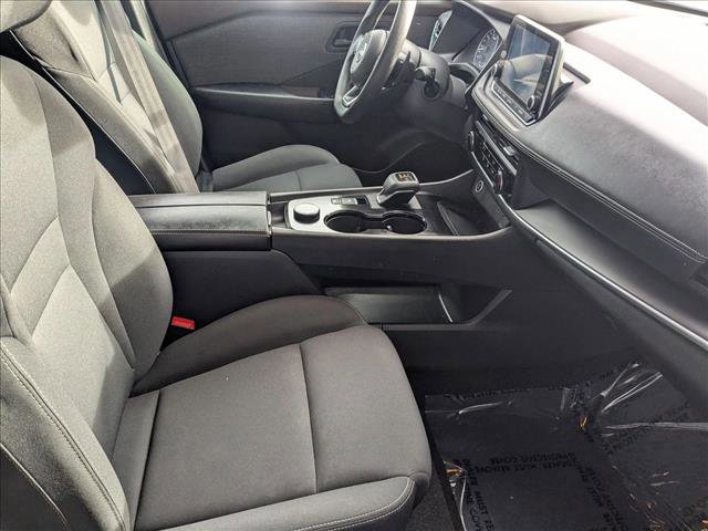 Used 2023 Nissan Rogue S image 23