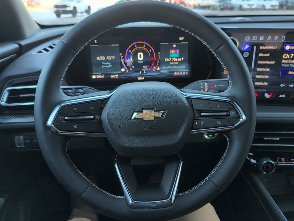 Used 2026 Chevrolet Traverse LT image 12