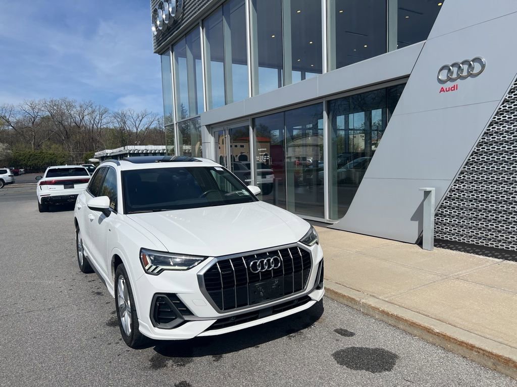 Used 2021 Audi Q3 2.0T Premium Plus w/ Premium Plus Package image 2